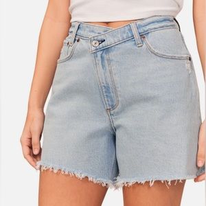 Abercrombie & Fitch The Dad Short High Rise 2/26